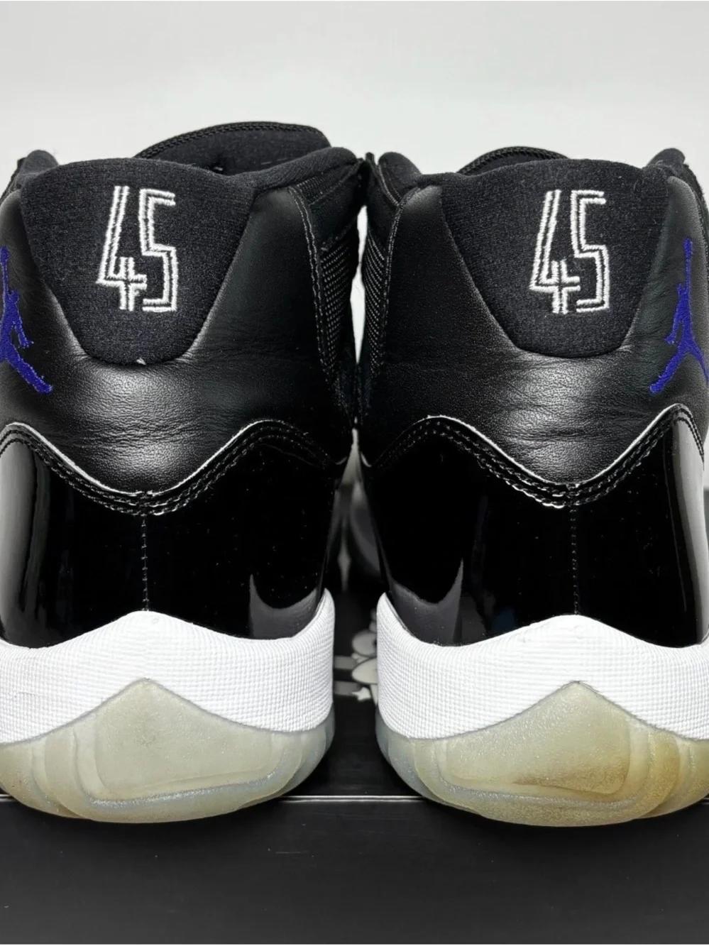 Nike Air Jordan 11 Retro 378037-003 Space Jam 2015 size 11 Mens Bugs Bunny